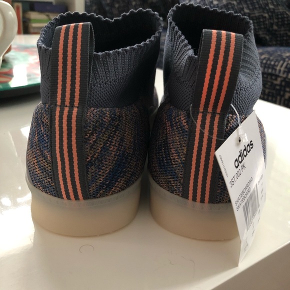 Adidas Primeknit Sneaker - Picture 7 of 8